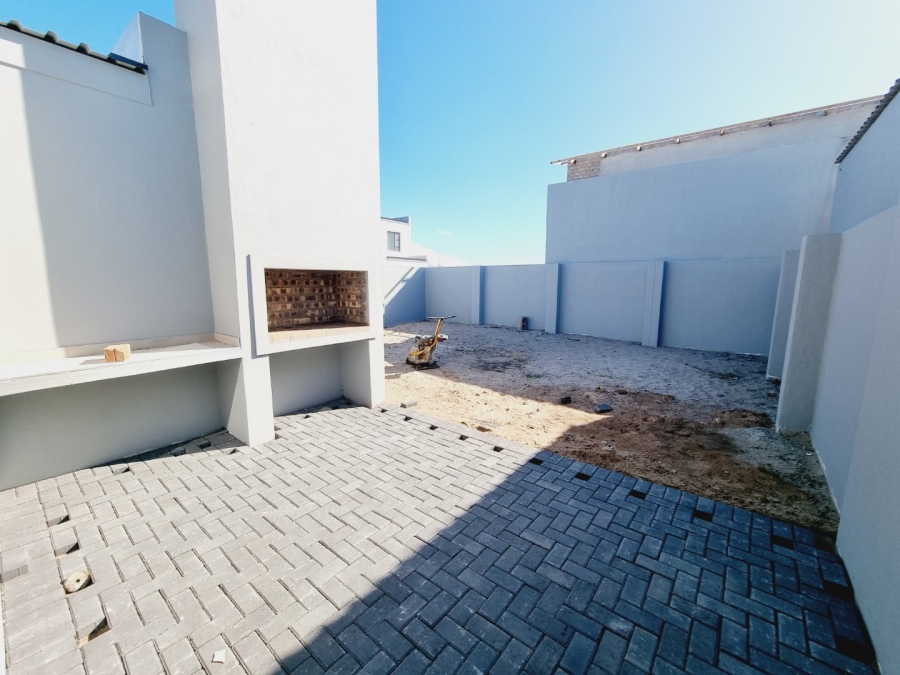 4 Bedroom Property for Sale in Sandown Western Cape